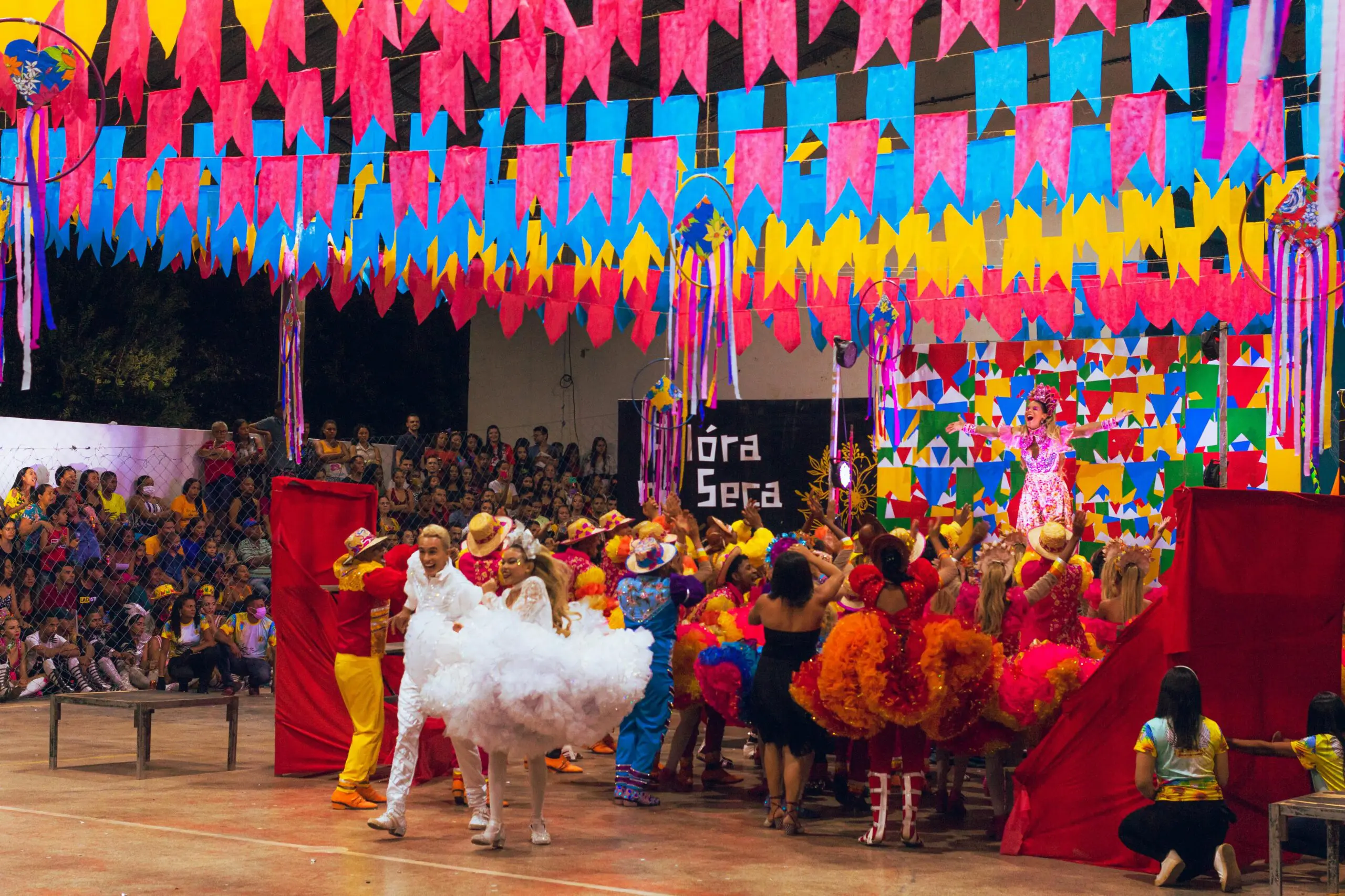 Festa Junina, tradicional celebração de São João no Brasil.
