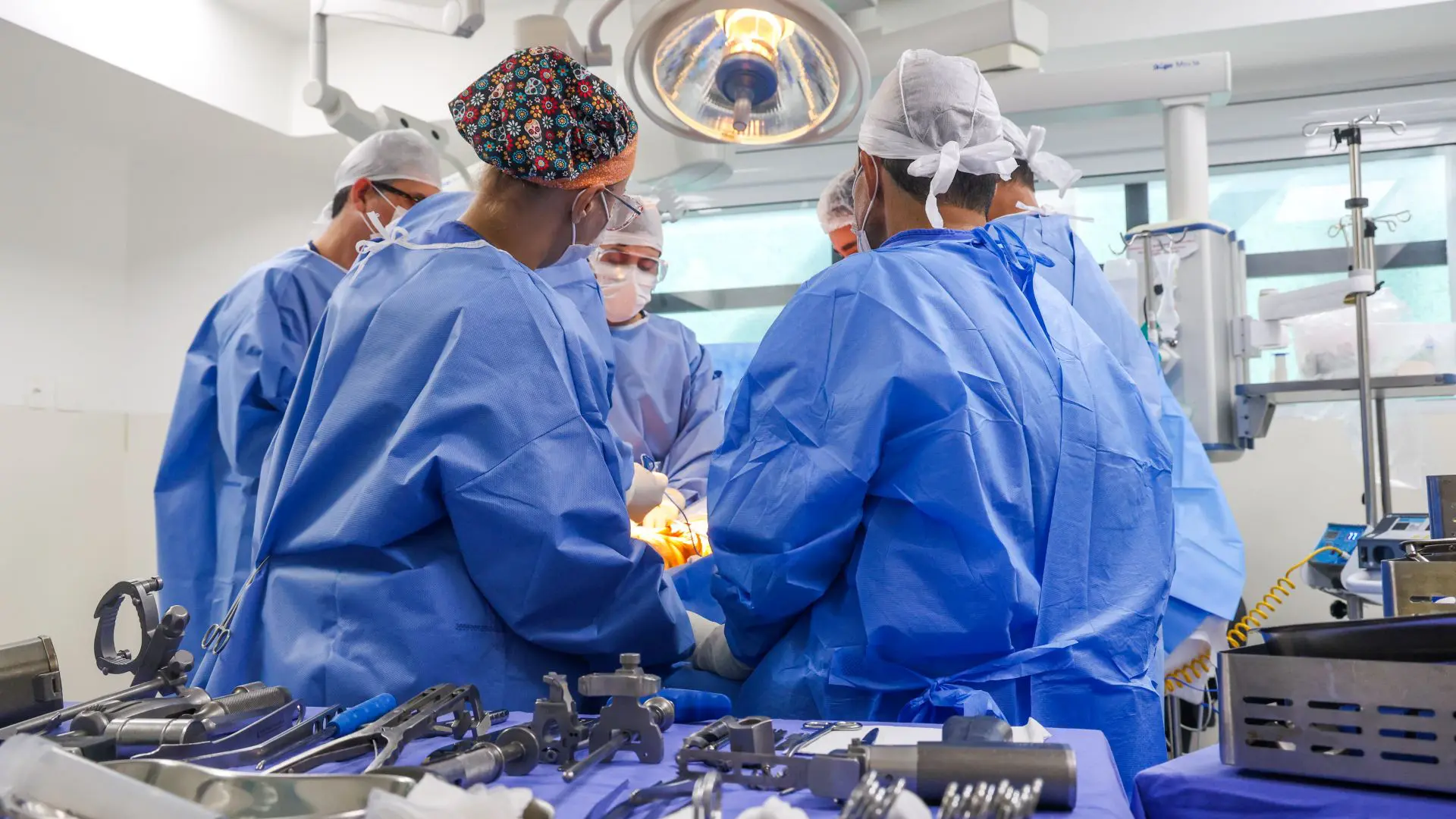 De janeiro a maio de 2025 foram realizadas 69.587 mil cirurgias eletivas com internação, o dobro do registrado no mesmo período de 2022.