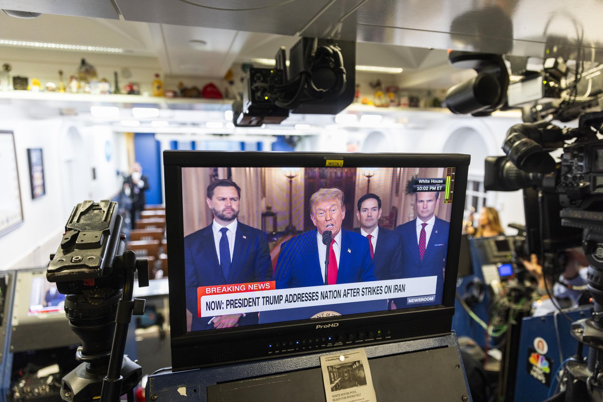 Imagem do presidente Donald Trump durante discurso no sábado (21) falando sobre os ataques dos EUA contra o Irã.