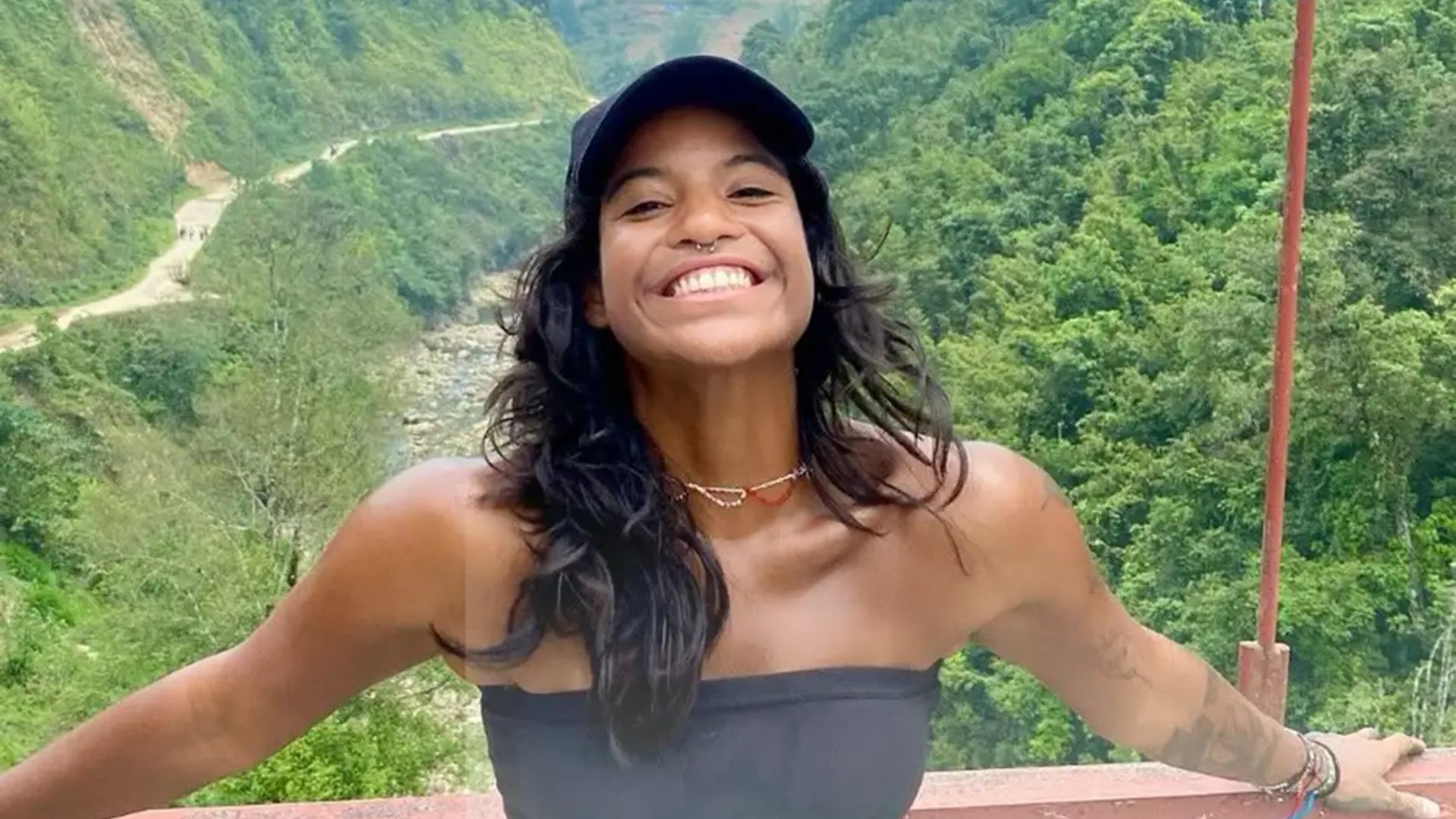 Juliana Marins foi encontrada sem vida após sofrer uma queda na trilha de um vulcão, na Indonésia.