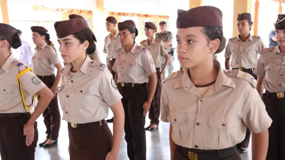 Estudo publicado pela revista International Journal of Educational Development mostra resultados do modelo de colégios cívico-militares de Goiás