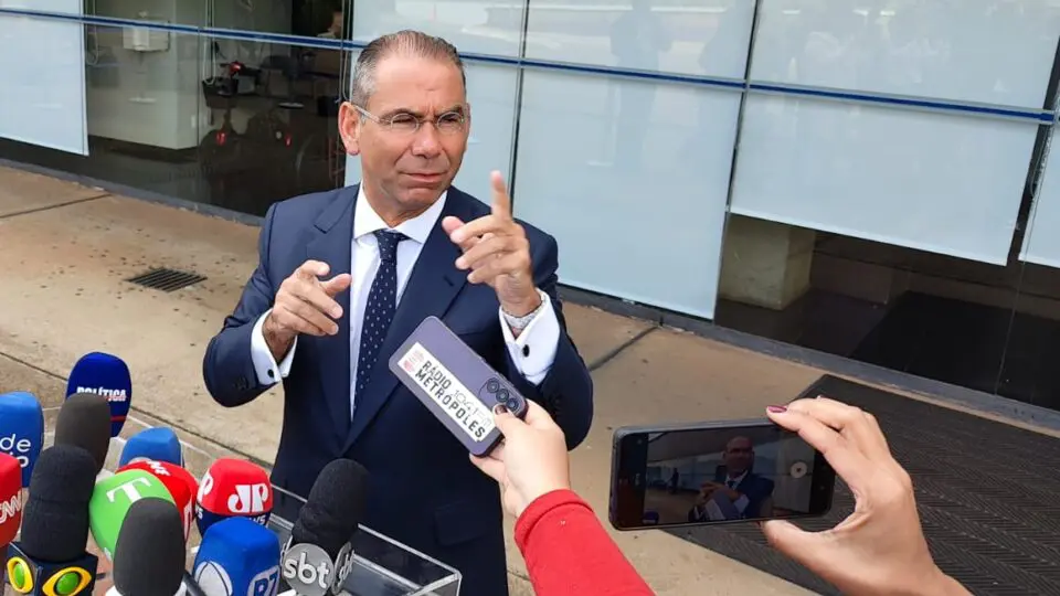 Advogado José Luis Oliveira Lima, que defende o general Walter Braga Netto, dá entrevista no STF