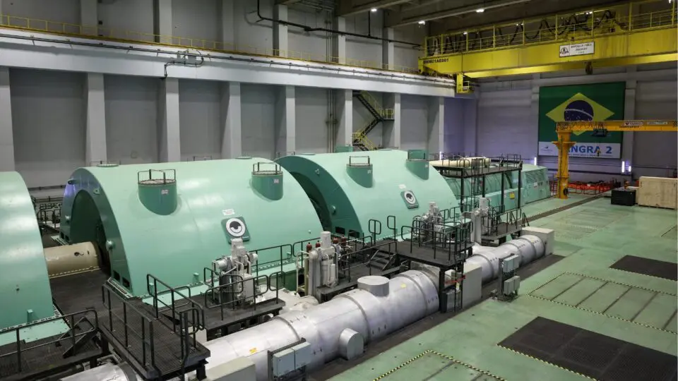 Interior da usina de Angra 2: tecnologia nuclear usada apenas para produção de energia.