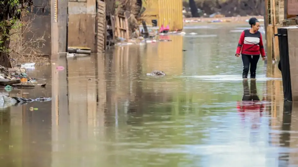 Com impasse sobre obras, Rio Grande do Sul (RS) registra 4 novas mortes em enchentes.