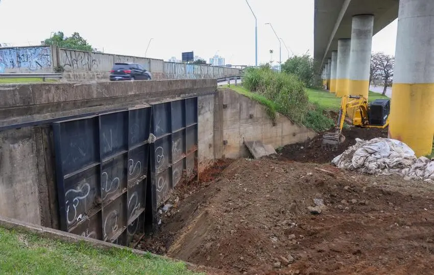 Metade das comportas do Guaíba continuam com falhas. Obras custam mais de R$ 11 milhões.
