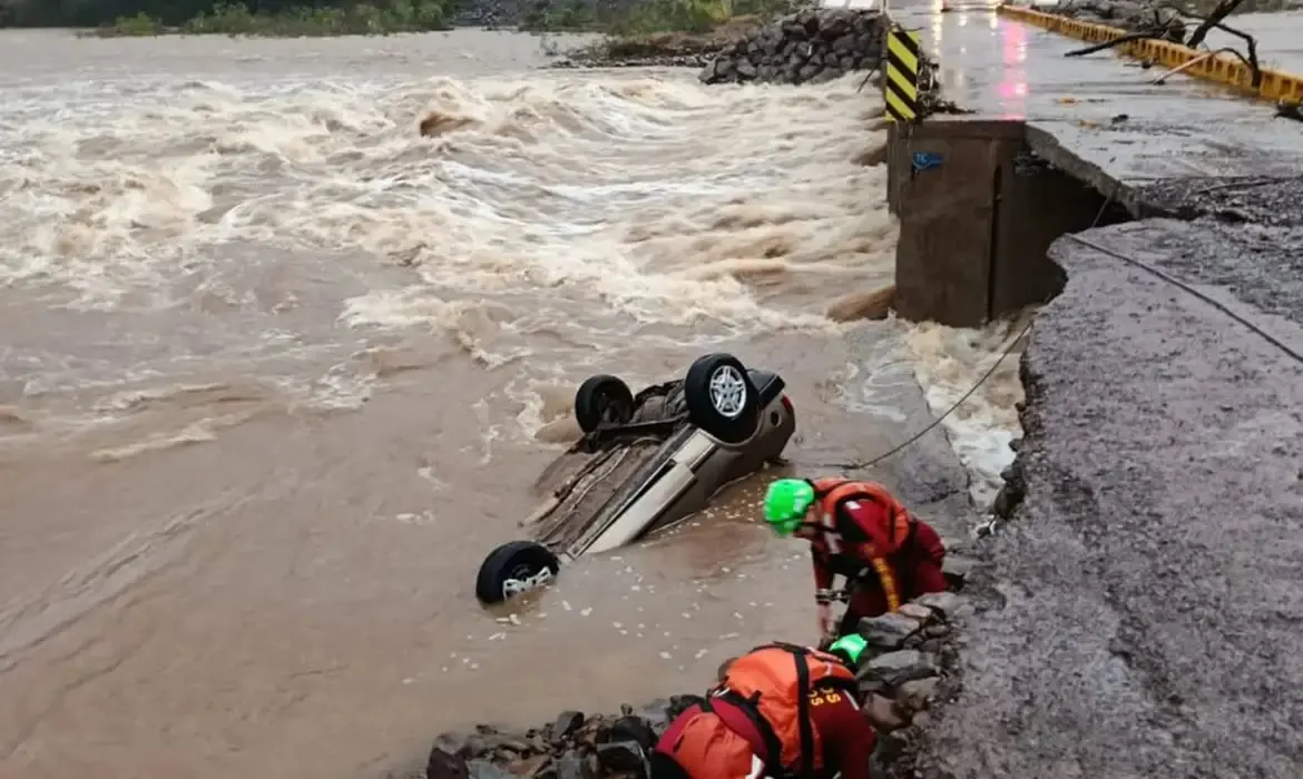 Impasse em projetos atrasa obras de proteção contra enchentes no RS.