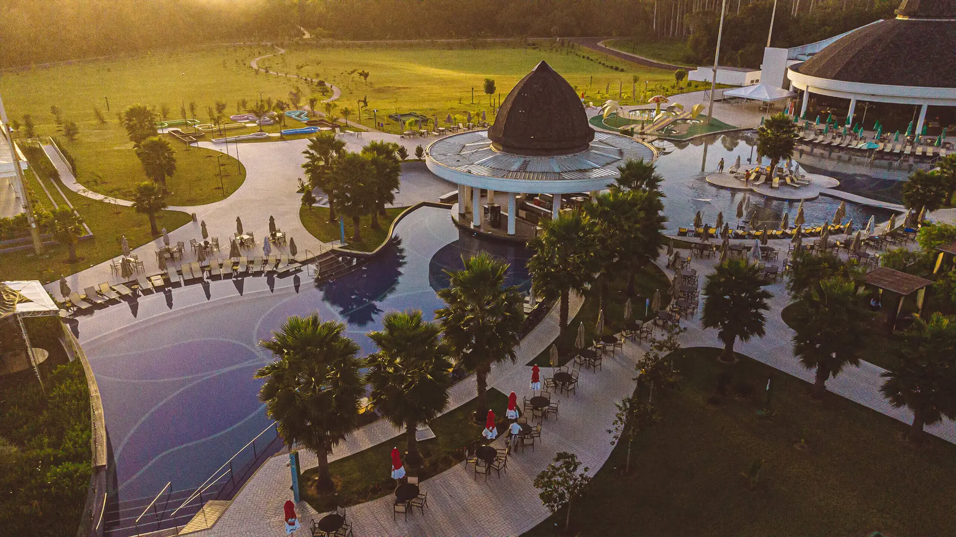 As férias de julho do Jurema Águas Quentes contam com atividades diárias diferenciadas para adultos, jovens e crianças.