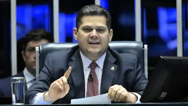 Após silêncio de Lula, Alcolumbre promulga Dia da Amizade Brasil-Israel