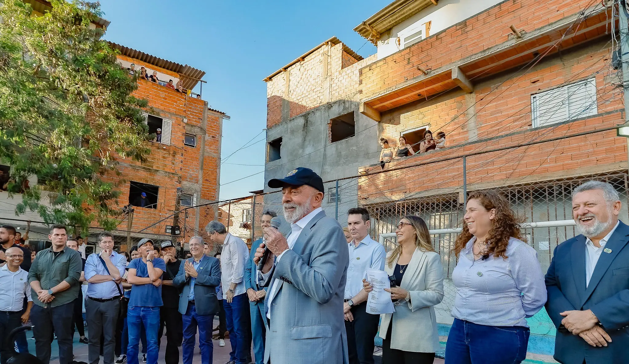 Presidente Lula visita favela do Moinho em São Paulo