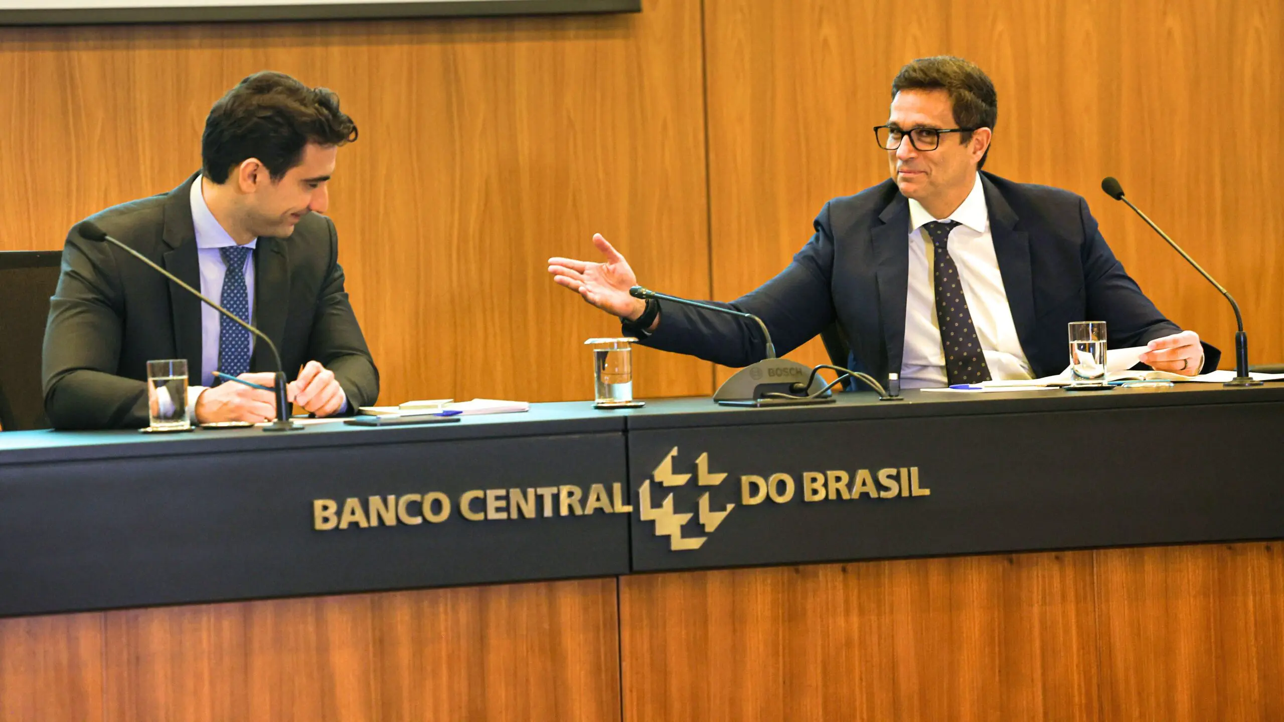 Gabriel Galípolo e Roberto Campos Neto: ex-presidente do BC, indicado por Bolsonaro, orientou escolhido de Lula a ter paciência.