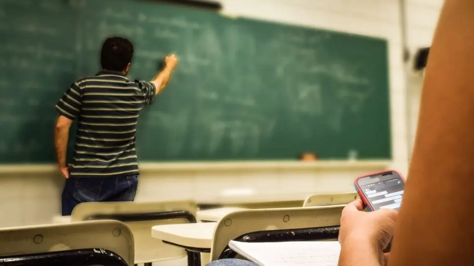 Ausência injustificada de professores causou rombo de R$ 34 milhões ao estado de SP
