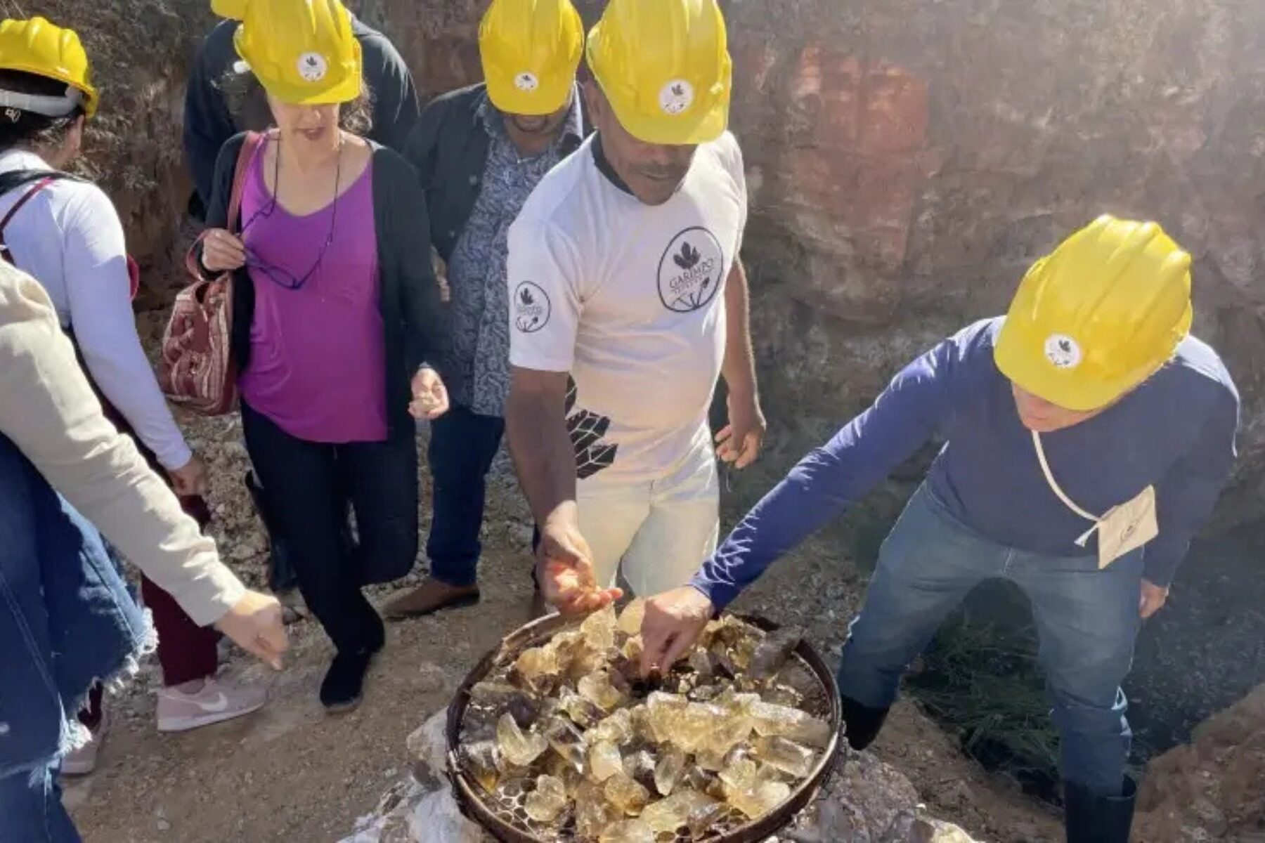 Turismo imersivo, com visita a garimpos e experiência em lapidação é a aposta de Cristalina (GO).