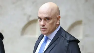 Moraes atende governo e libera aumento do IOF