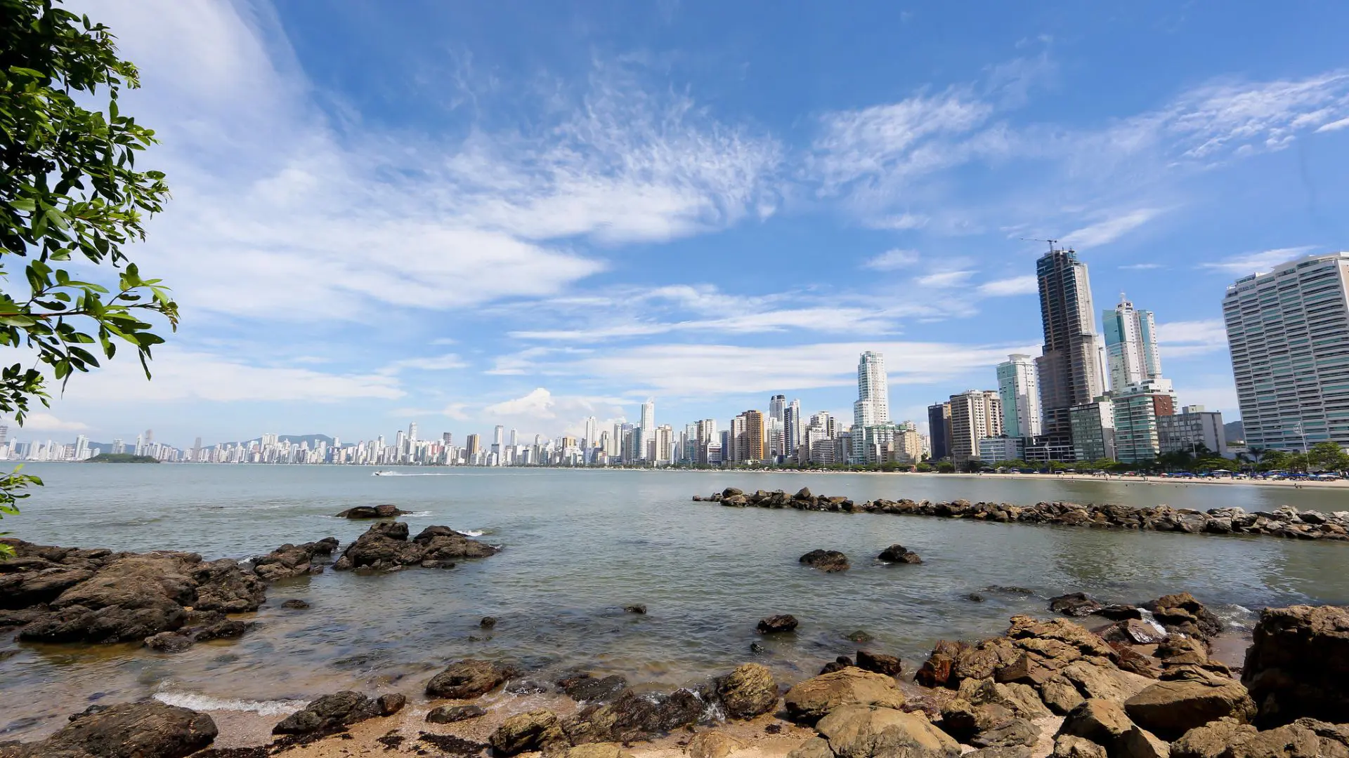 Além de ser atraente do ponto de vista turístico, Santa Catarina se destaca pela empregabilidade e sua segurança
