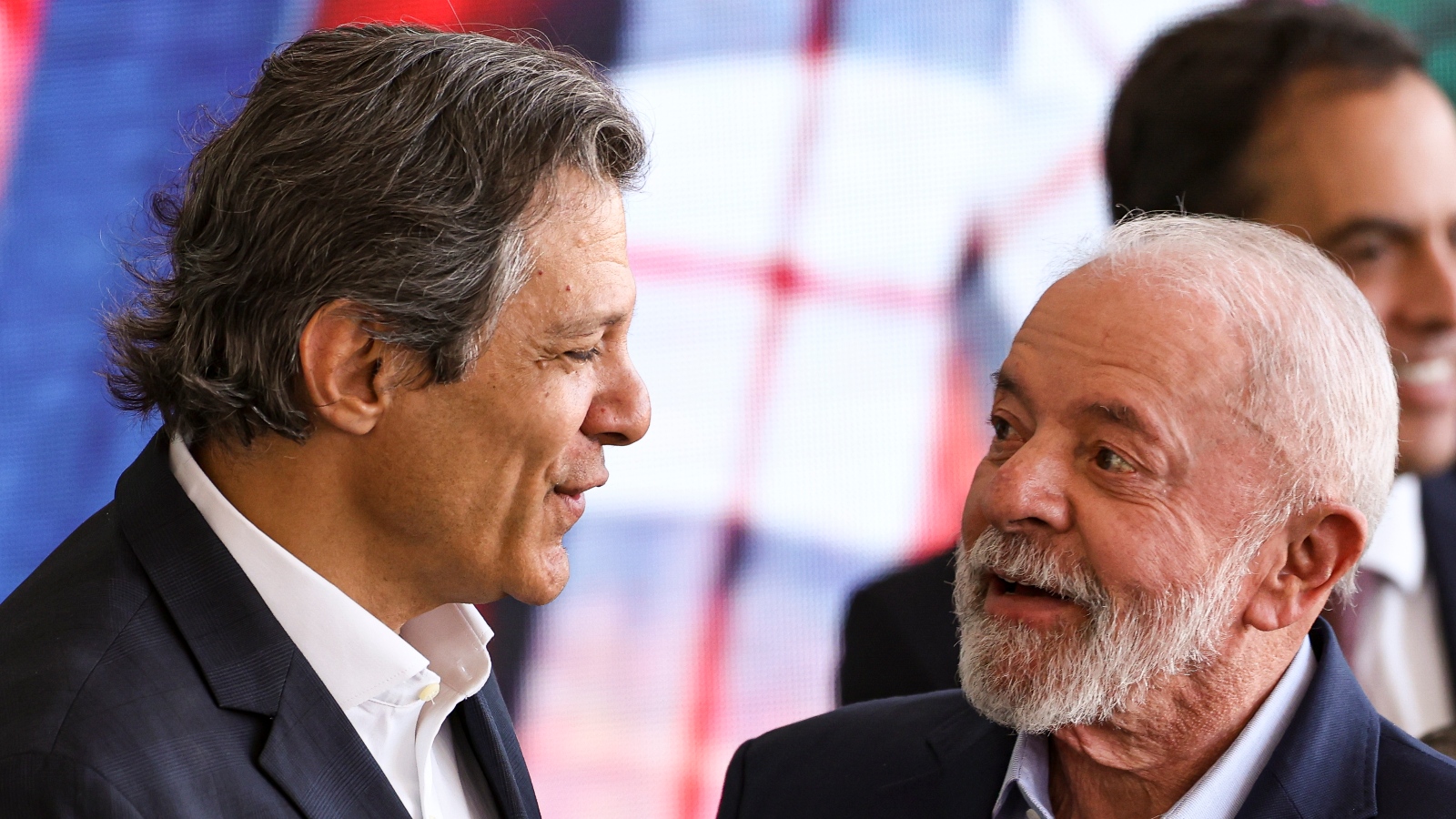 Com slogan da “taxação BBB”, Haddad e Lula apostam dobram a aposta na “justiça tributária” como lema das eleições de 2026.