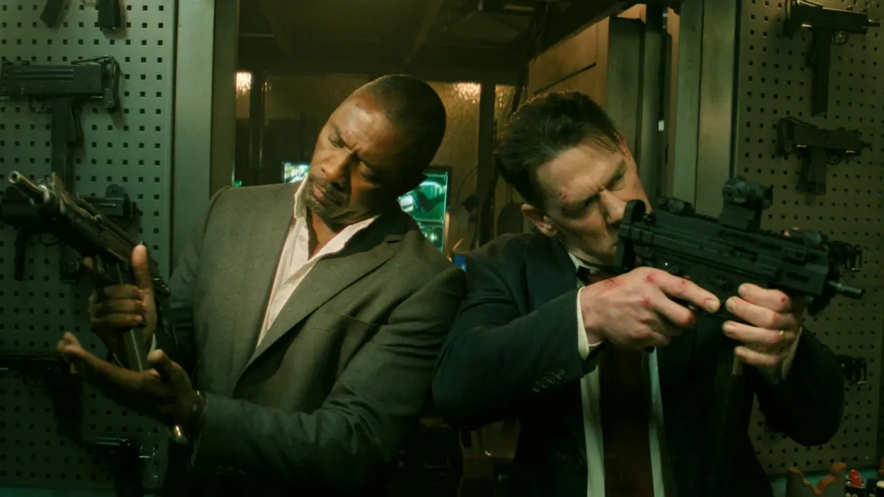 Os atores Idris Elba e John Cena protagonizam o novo sucesso do Prime Video