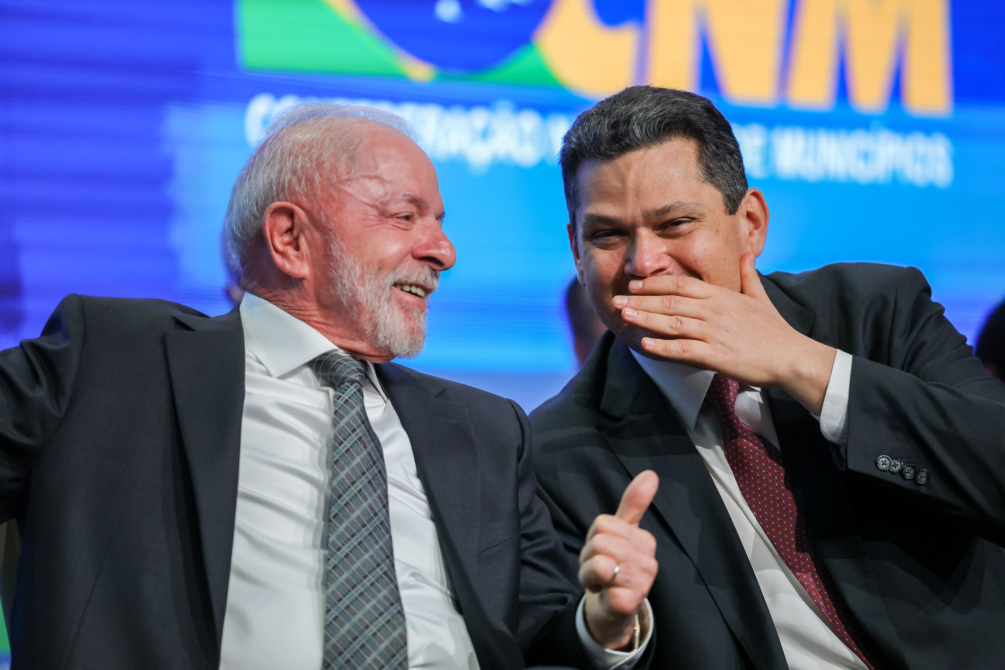 O presidente Lula e o presidente do Senado, Davi Alcolumbre