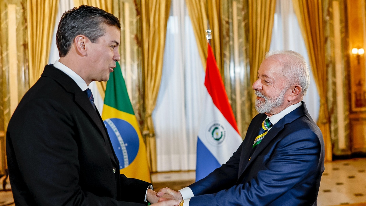 Santiago Peña pediu “total comprometimento” das autoridades brasileiras para esclarecer a espionagem de autoridades paraguaias.