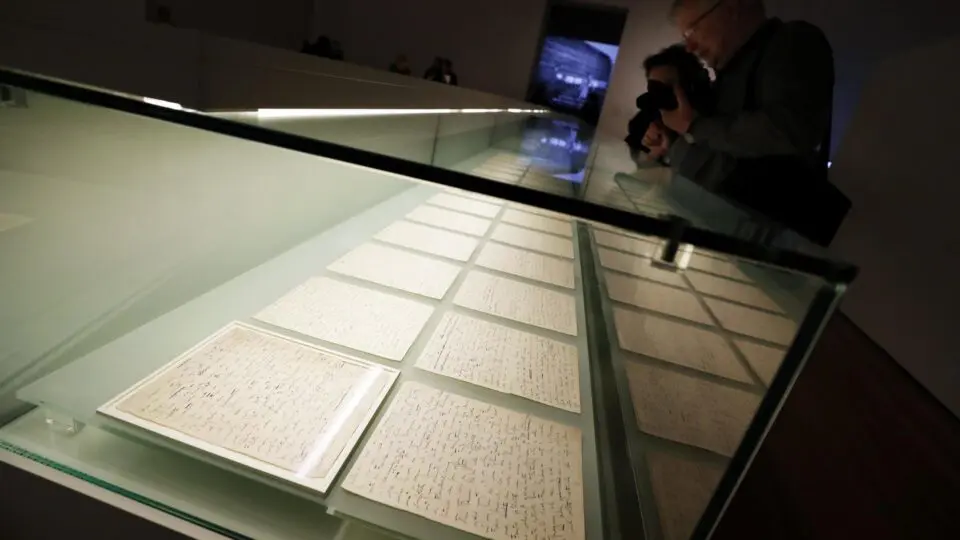 Manuscrito original de "O Processo", parte da exposição sobre Franz Kafka.