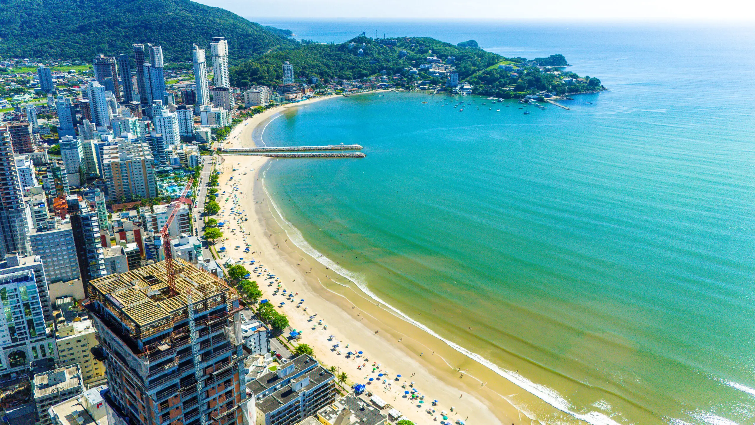 Itapema, no litoral norte de Santa Catarina, movimentou mais de R$ 9 bilhões em imóveis, em 2024.
