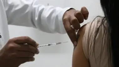 A gestante estava no segundo trimestre de gestação, era promotora de Justiça e tinha 35 anos; ela e o bebê morreram após tomar uma dose da vacina Oxford/AstraZeneca