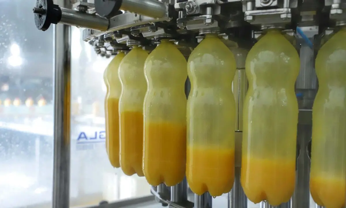 Suco de laranja está entre os produtos do agro brasileiro mais exportados para os Estados Unidos. Setor diz que vendas para o país podem ser inviabilizadas com tarifaço