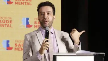 deputado André Janones (Avante-MG).