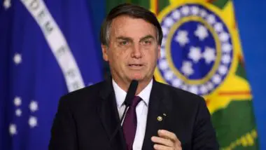 Defesa recorre de prisão domiciliar de Bolsonaro e alfineta Moraes