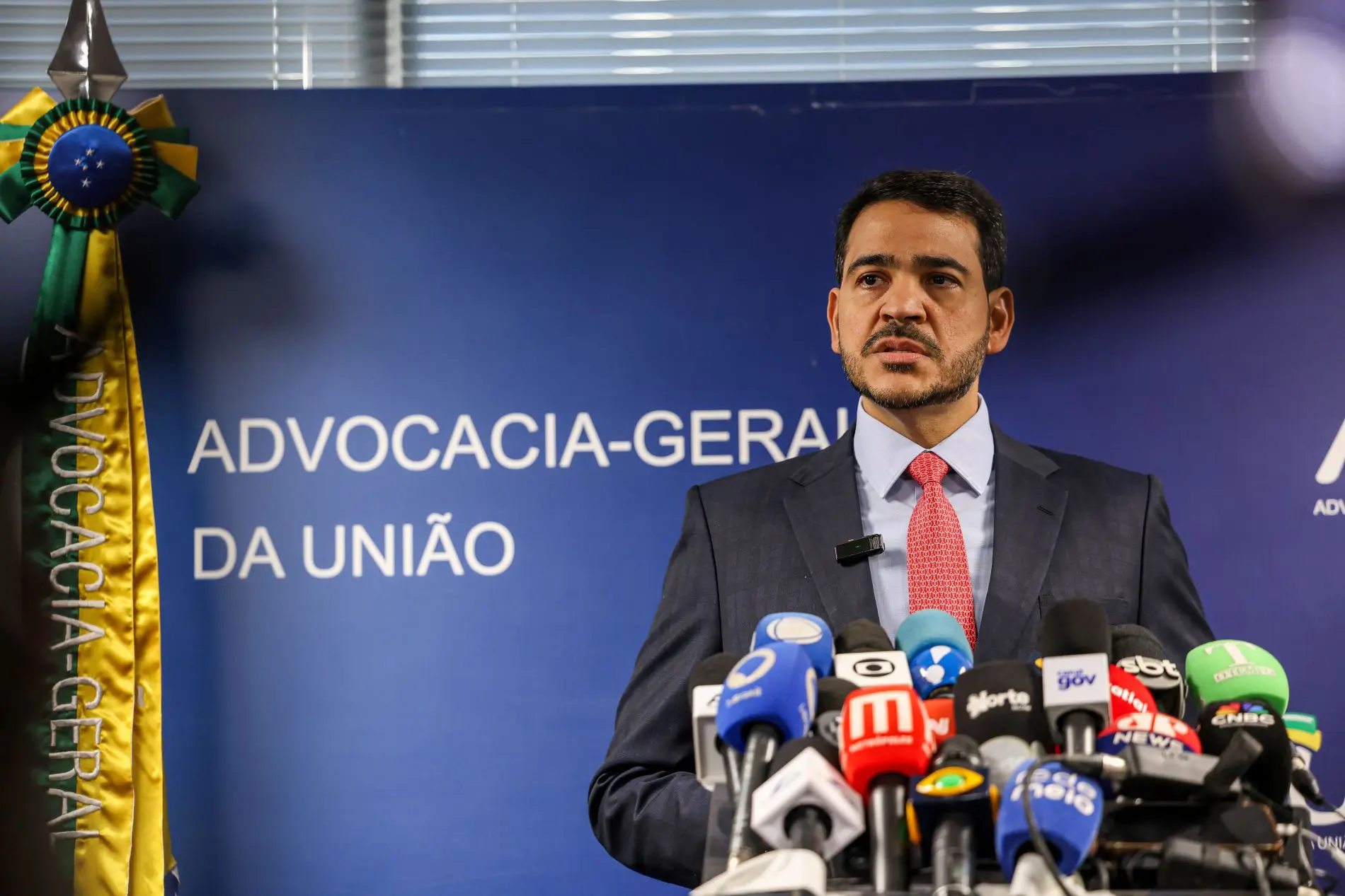 Nenhum país tem o direito de questionar a Justiça no Brasil, diz AGU no New York Times