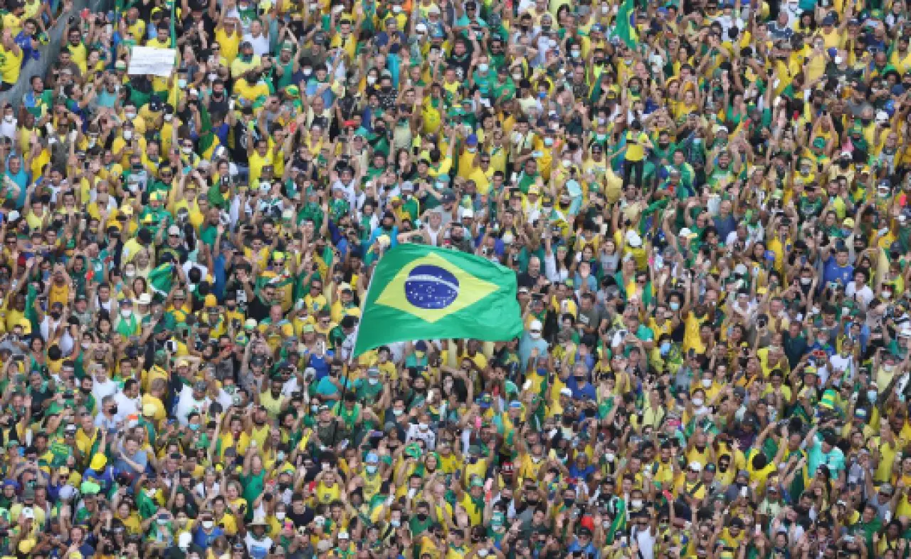 Não basta, portanto, amar a liberdade e a democracia; é preciso ter a inteligência para perceber quando elas já não estão presentes