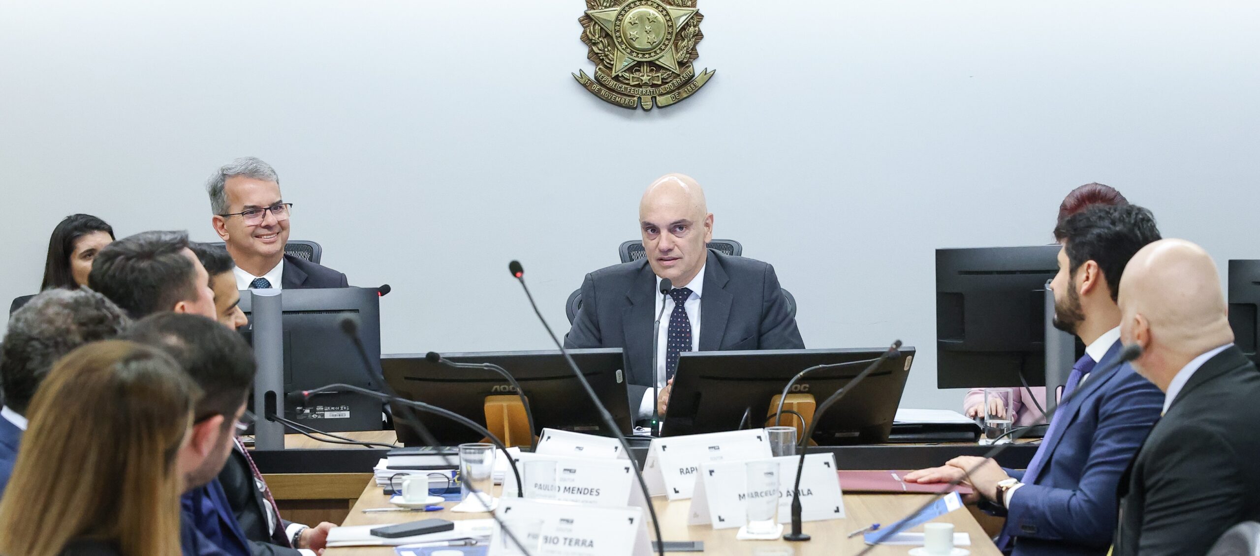 Em audiência no STF, AGU defende decisão judicial de Moraes sobre IOF