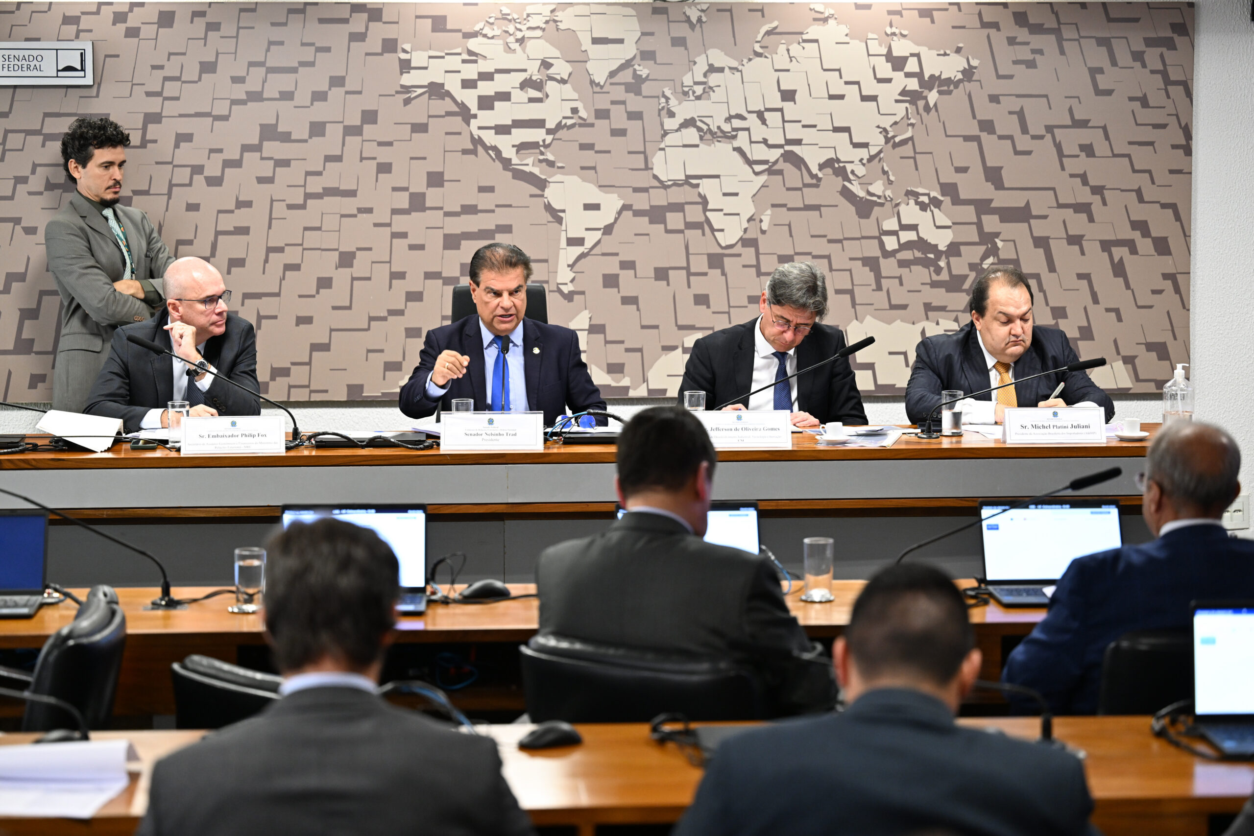 Comissão do Senado para negociar tarifaço irá a Washington no fim de julho