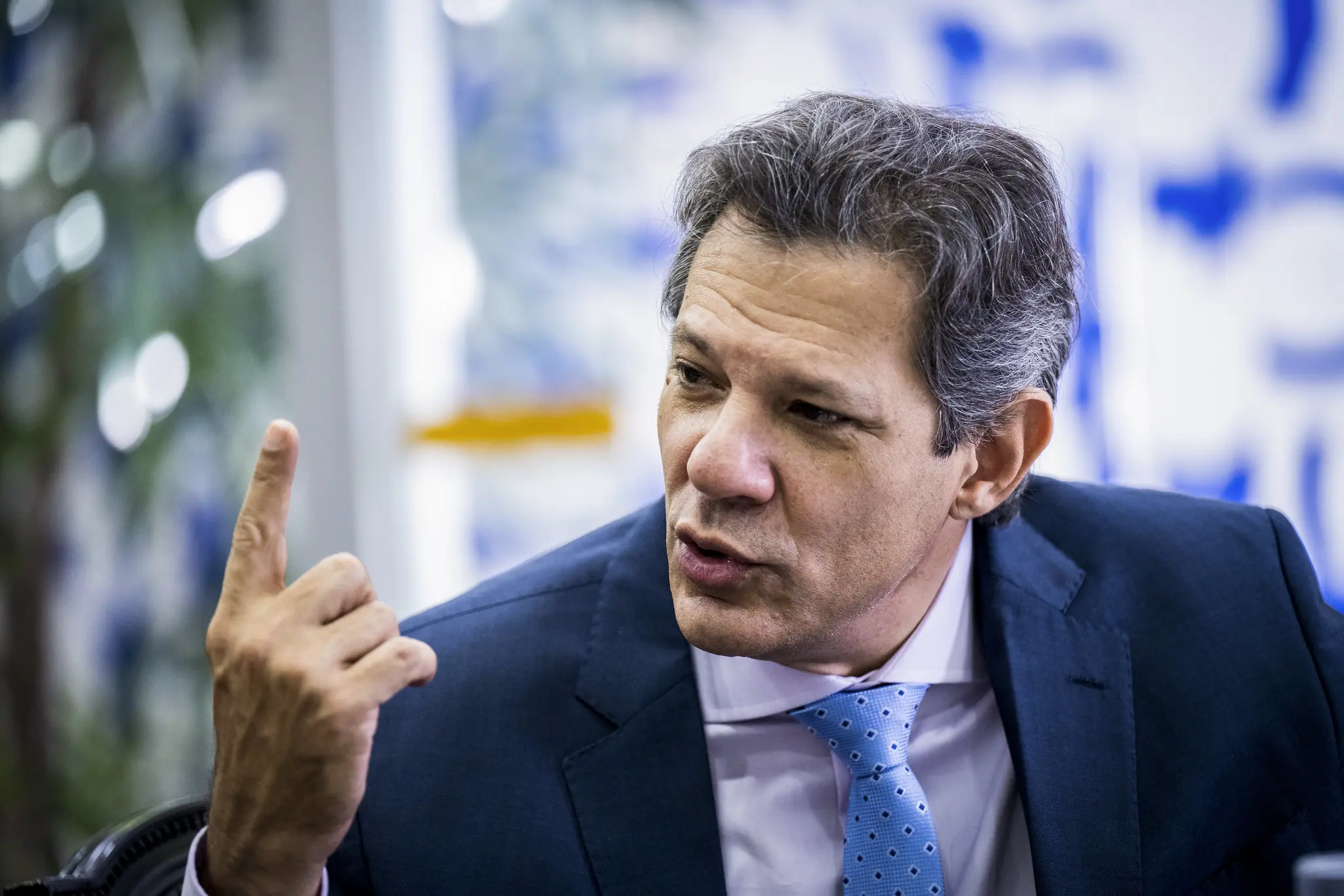 “Vamos sacrificar o Brasil por causa do Bolsonaro?”, diz Haddad