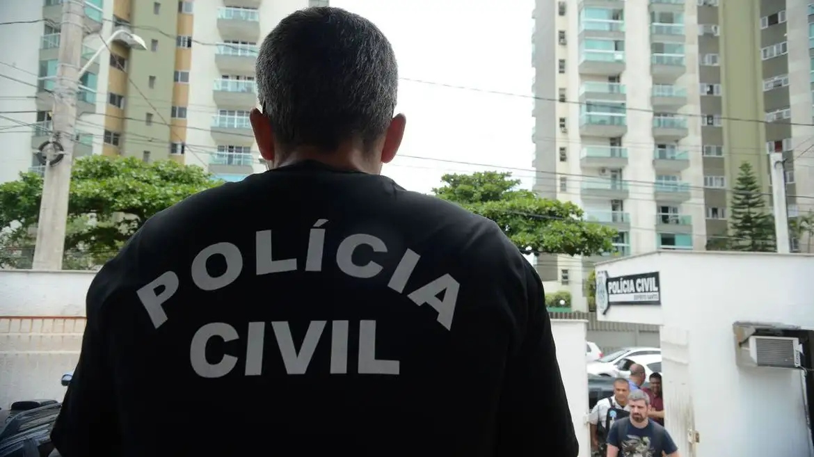 Funcionário públicou confessou ter depredado 17 ônibus em SP, segundo a polícia.