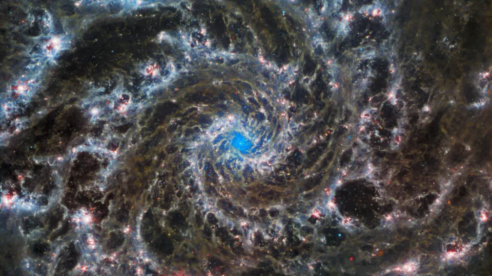 Imagem da Galáxia Fantasma, registrada pelo telescópio James Webb.