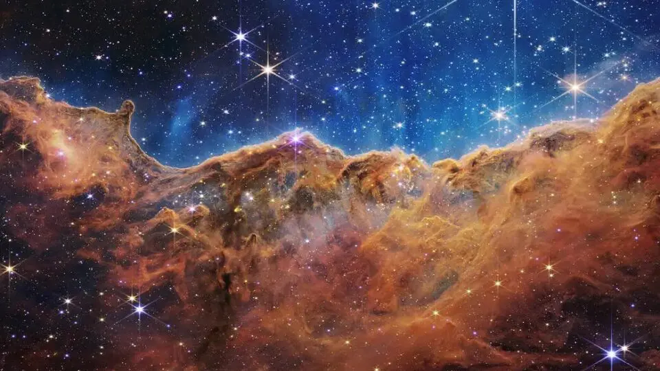 Imagem do Penhascos Cósmicos, registrada pelo telescópio James Webb.