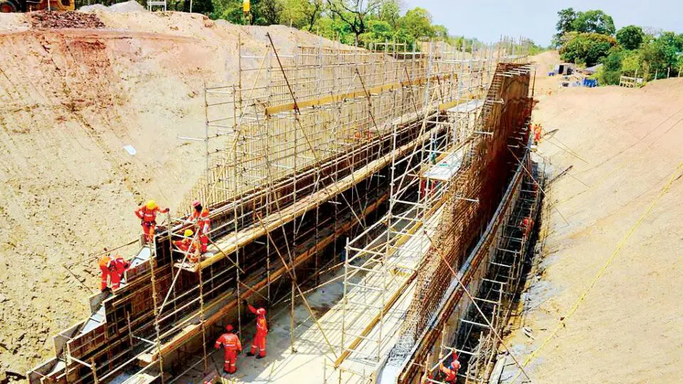 Com 39% de obras prontas na Ferrovia de Integração Centro-Oeste, setor produtivo espera crescimento no escoamento da produção agrícola e mineral da região.