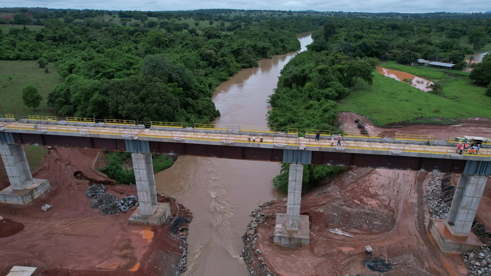 A Ferrovia de Integração Centro-Oeste (Fico) é um projeto de infraestrutura que pretende interligar os estados de Goiás e Mato Grosso, facilitando o escoamento da produção agrícola para os portos.