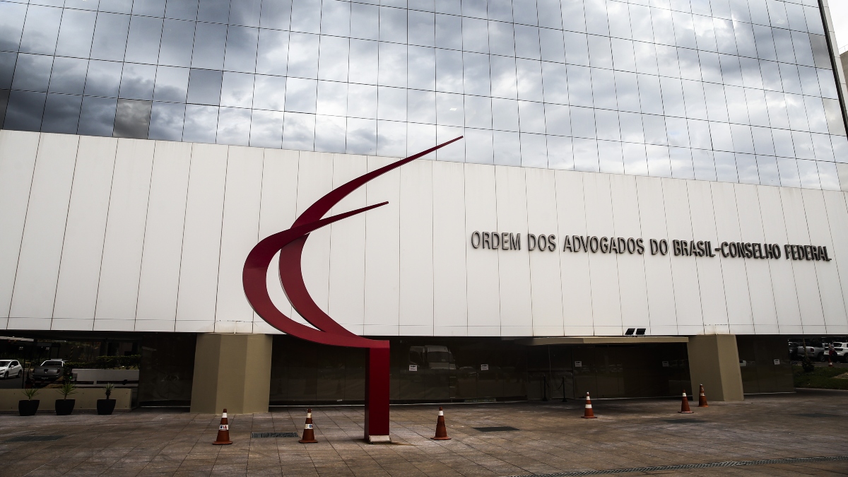 OAB repudia tarifaço de Trump e sanções contra ministros do STF