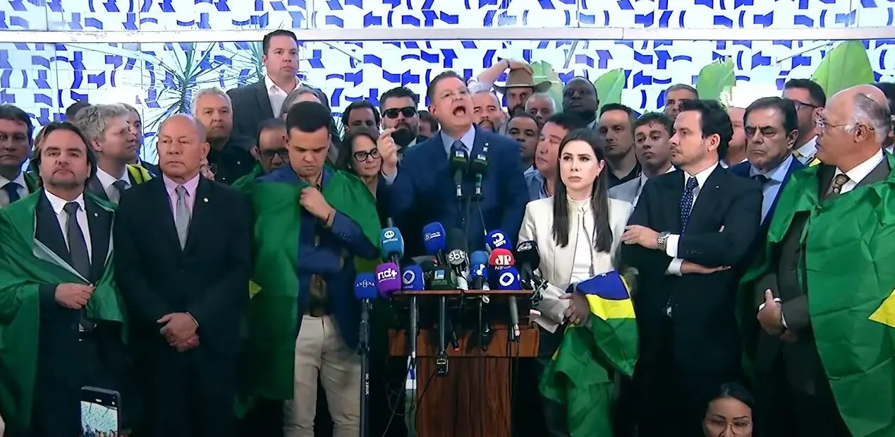 Oposição anuncia ofensiva pró-Bolsonaro contra “ditadura da toga” e com foco em impeachment de Moraes