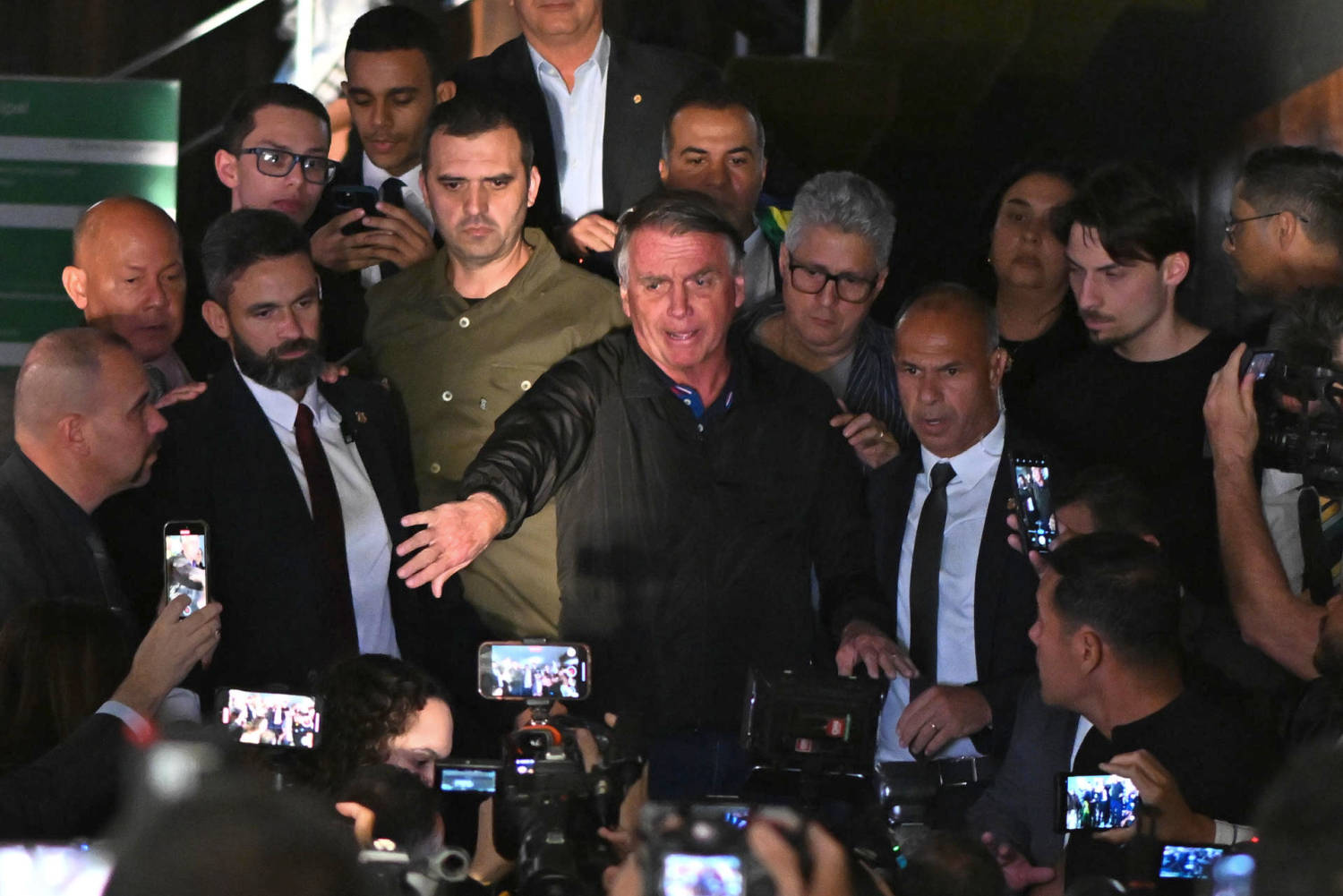 Ex-presidente Jair Bolsonaro após reunião com parlamentares na Câmara dos Deputados