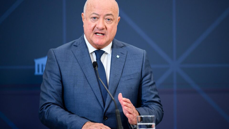 Historicamente neutra, Áustria planeja dobrar gastos militares em meio a ameaças na Europa