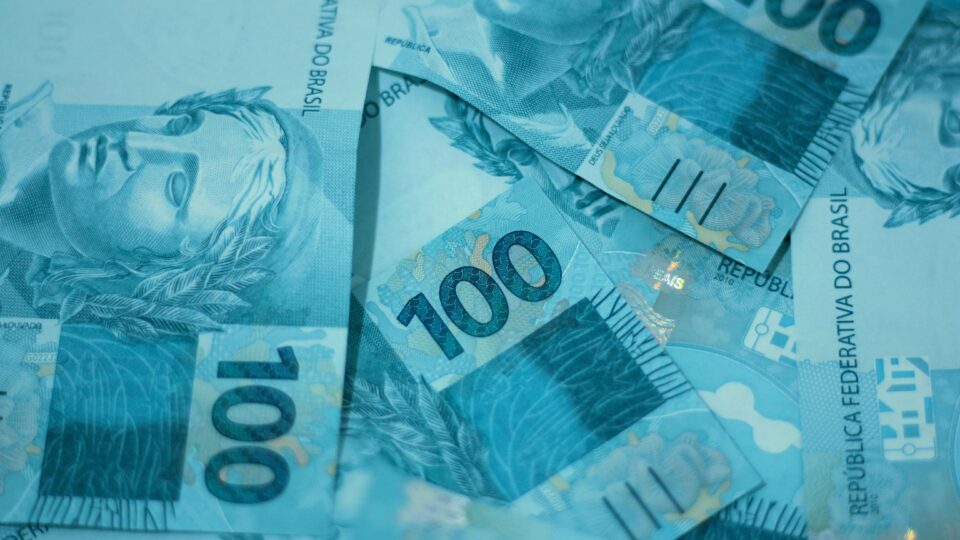 Confira quando o 3º lote da restituição do Imposto de Renda começa a ser pago