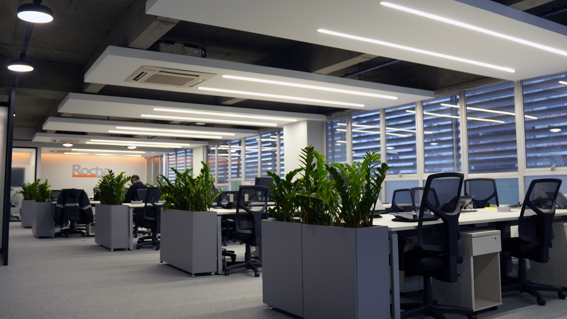 A decoração para escritórios otimiza os espaços sem comprometer ergonomia, identidade visual e produtividade