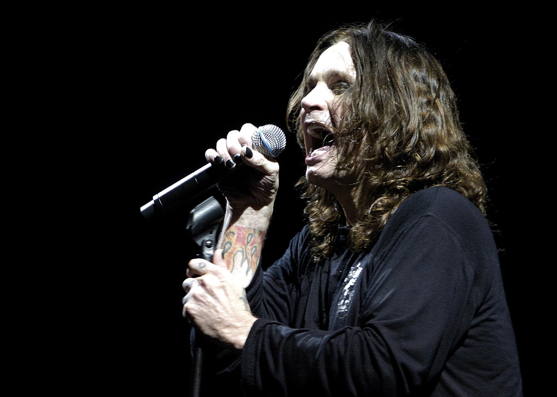 Ozzy em ação: ícone eterno.