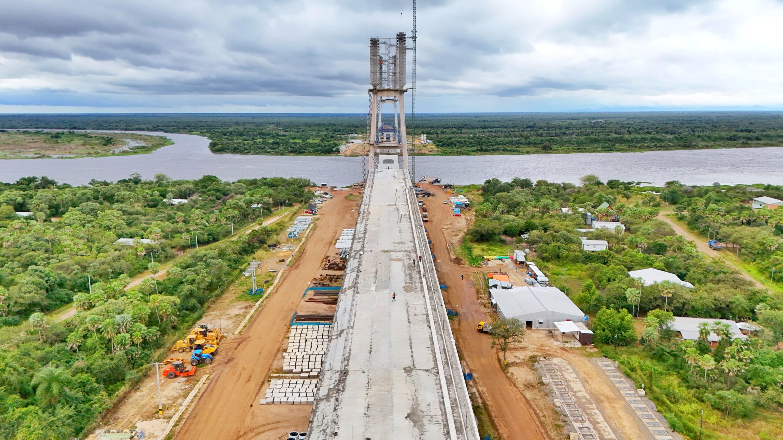Ponte sobre o rio Paraguai está com 80% das obras concluídas e abertura é prevista para novembro.