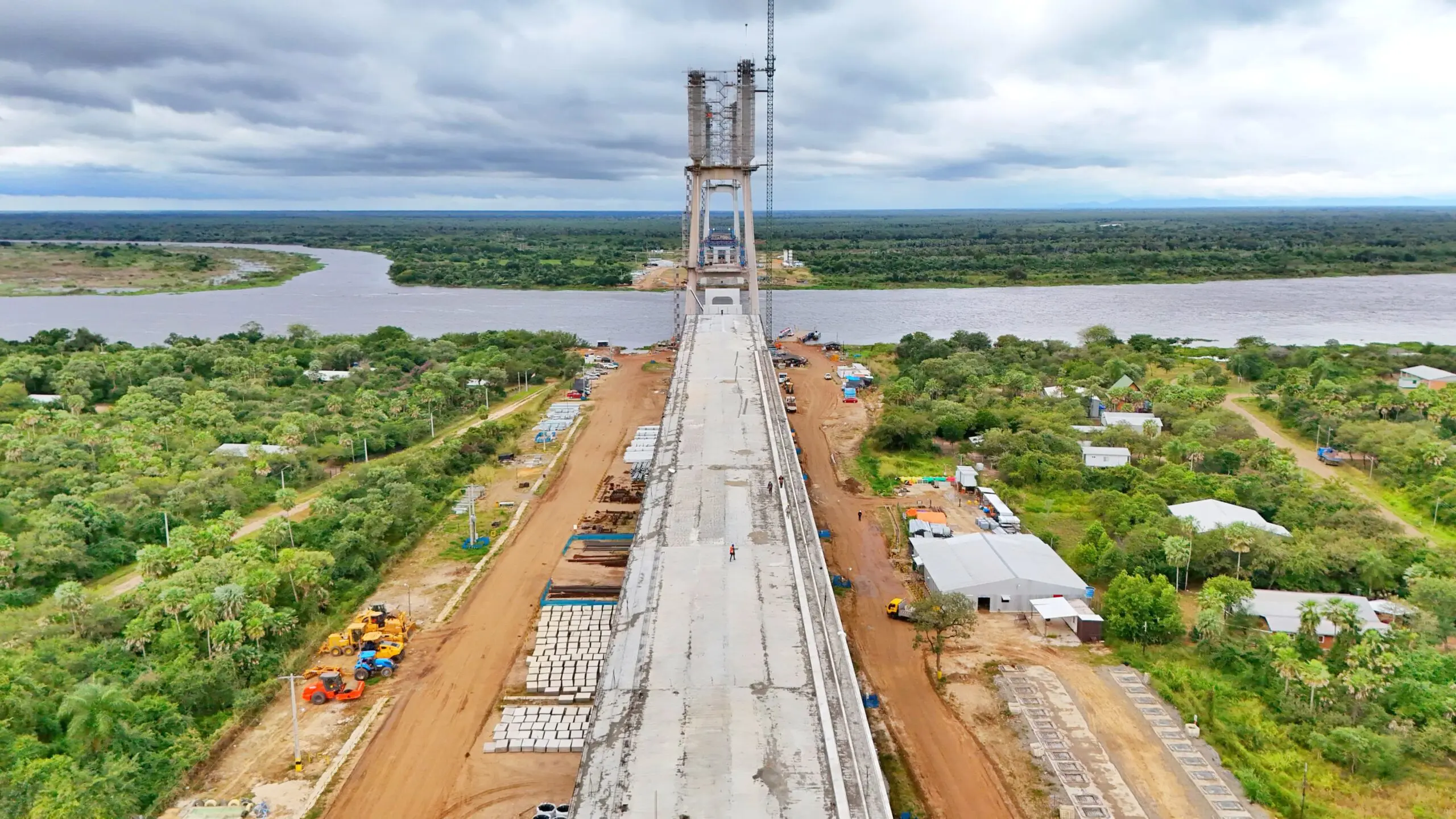 Ponte sobre o Rio Paraguai, com 80% das obras concluídas, vai abrir novo corredor logístico para o agronegócio.