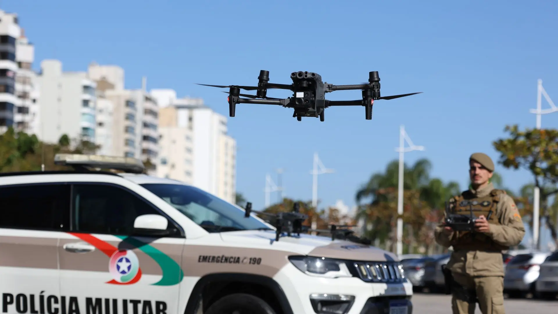 No primeiro teste do sistema de uso de drones com reconhecimento facial, um homem procurado pela justiça foi identificado e preso.