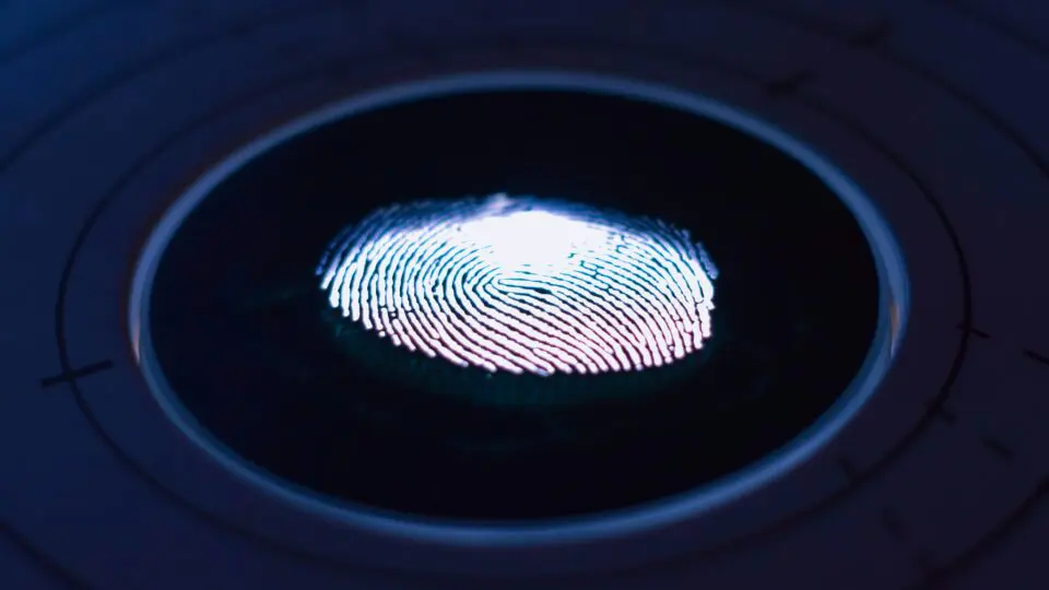 Imagem que representa o deepfake, sendo uma biometria.