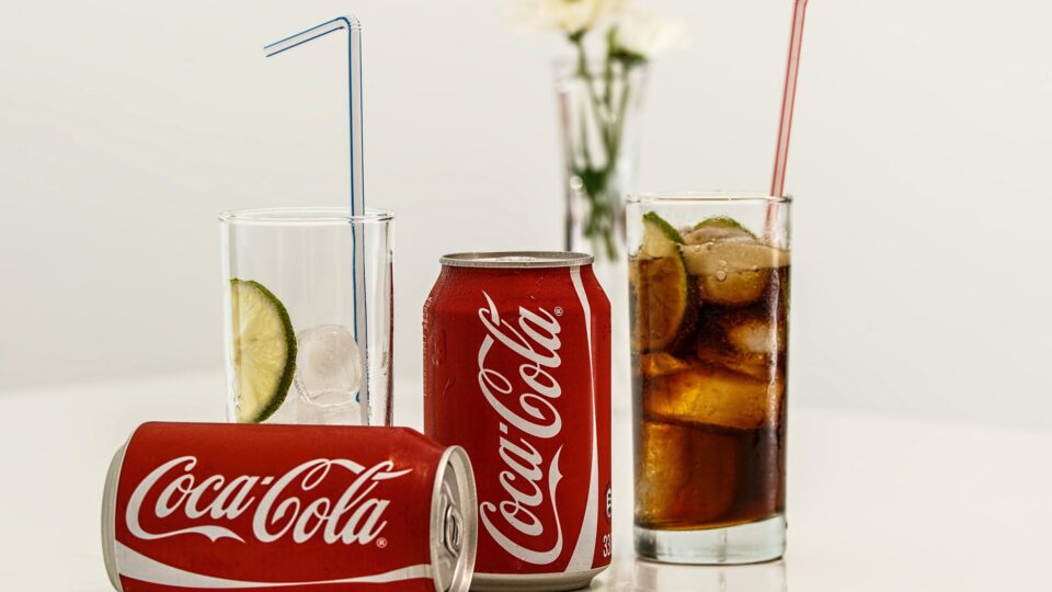 Pedido de Trump, produção de Coca-Cola com açúcar de cana pode favorecer o Brasil